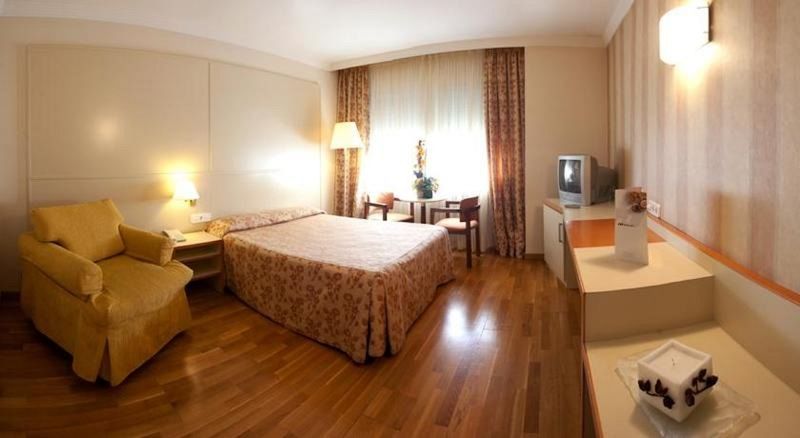 Hotel Urpi Σαμπαντέλ Εξωτερικό φωτογραφία