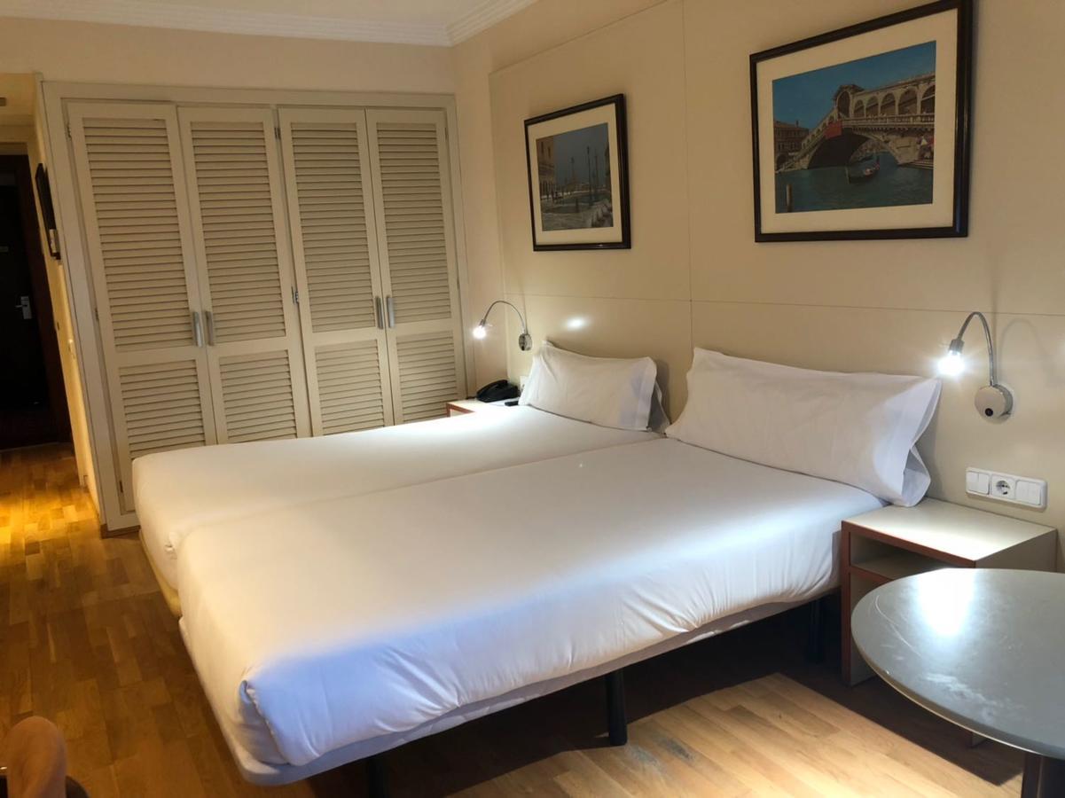 Hotel Urpi Σαμπαντέλ Εξωτερικό φωτογραφία