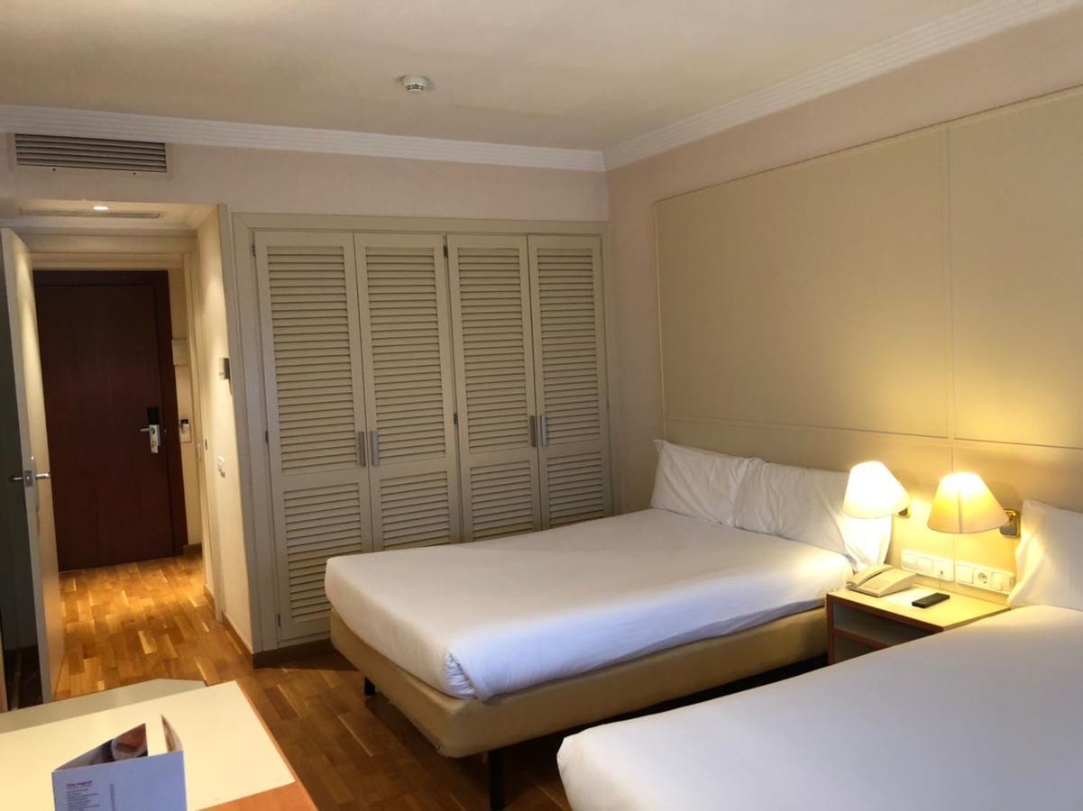 Hotel Urpi Σαμπαντέλ Εξωτερικό φωτογραφία