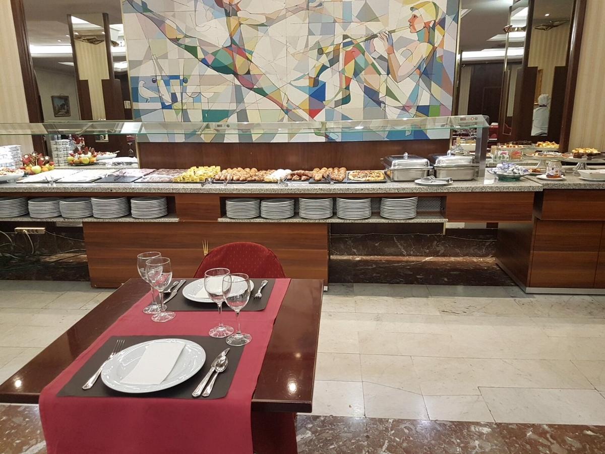 Hotel Urpi Σαμπαντέλ Εξωτερικό φωτογραφία