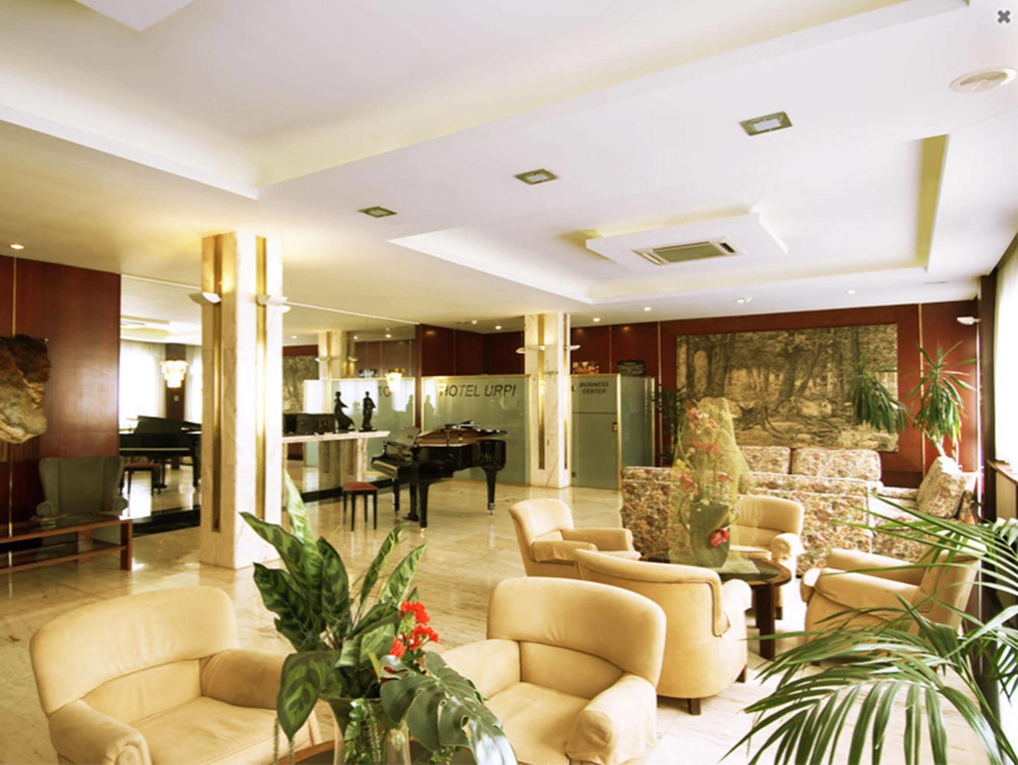 Hotel Urpi Σαμπαντέλ Εξωτερικό φωτογραφία