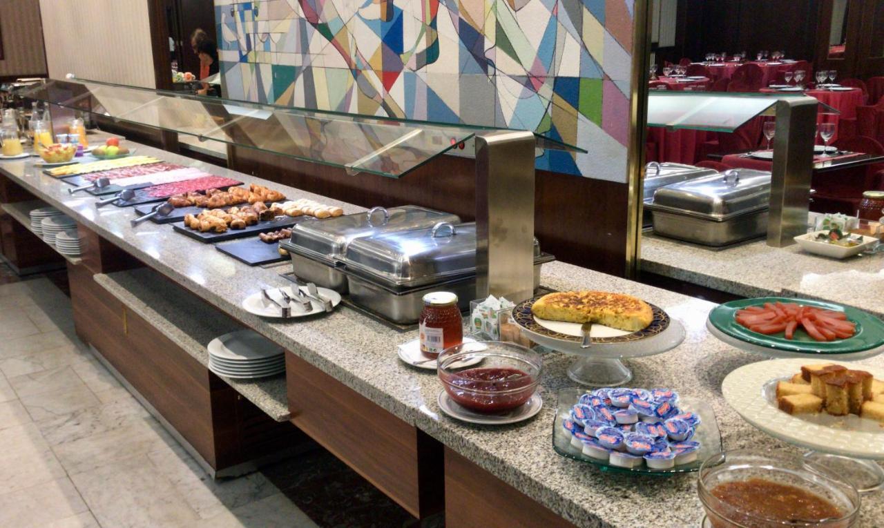 Hotel Urpi Σαμπαντέλ Εξωτερικό φωτογραφία