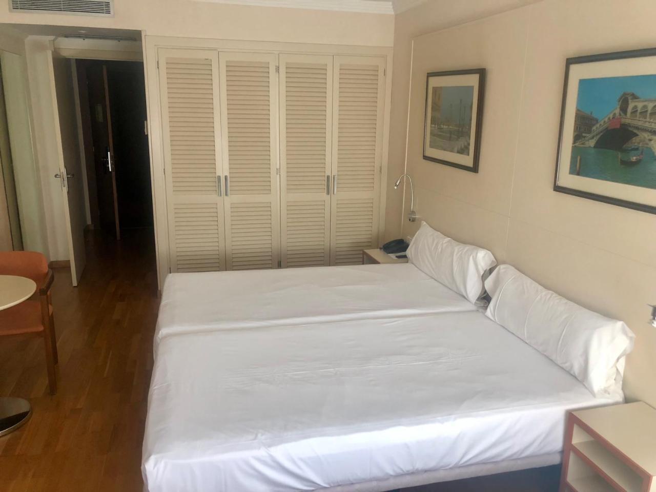 Hotel Urpi Σαμπαντέλ Εξωτερικό φωτογραφία