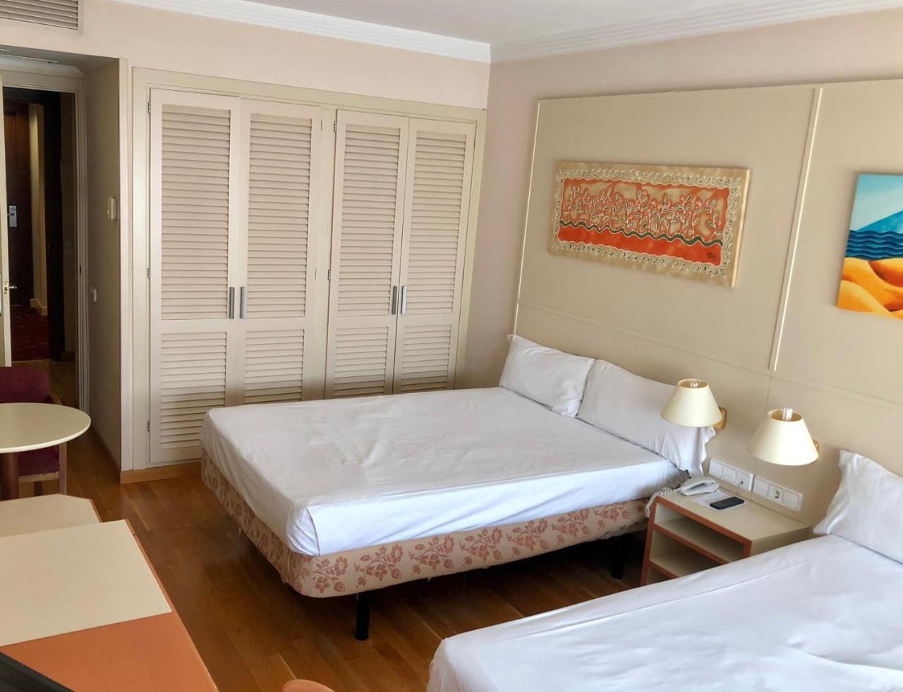 Hotel Urpi Σαμπαντέλ Εξωτερικό φωτογραφία