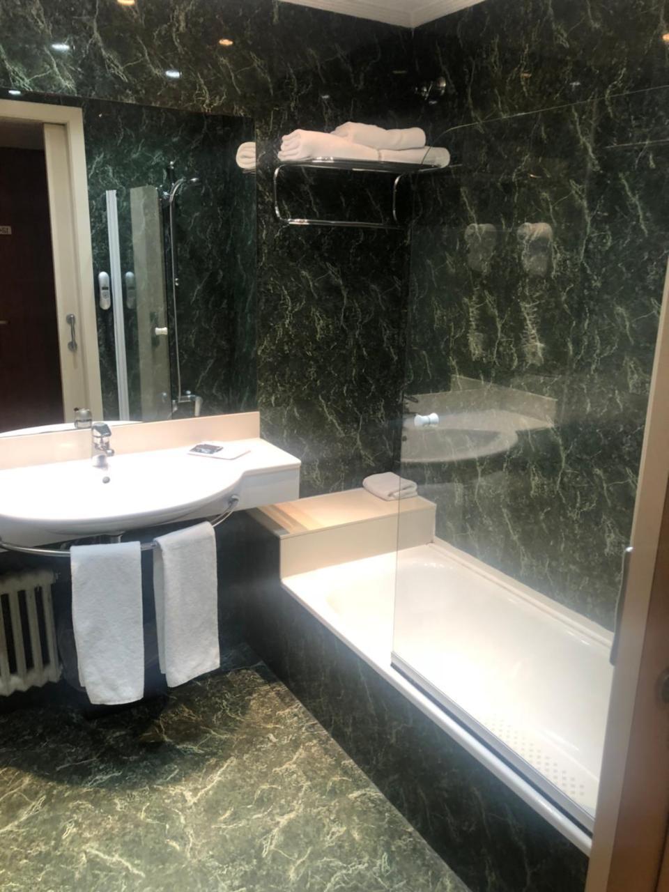 Hotel Urpi Σαμπαντέλ Εξωτερικό φωτογραφία